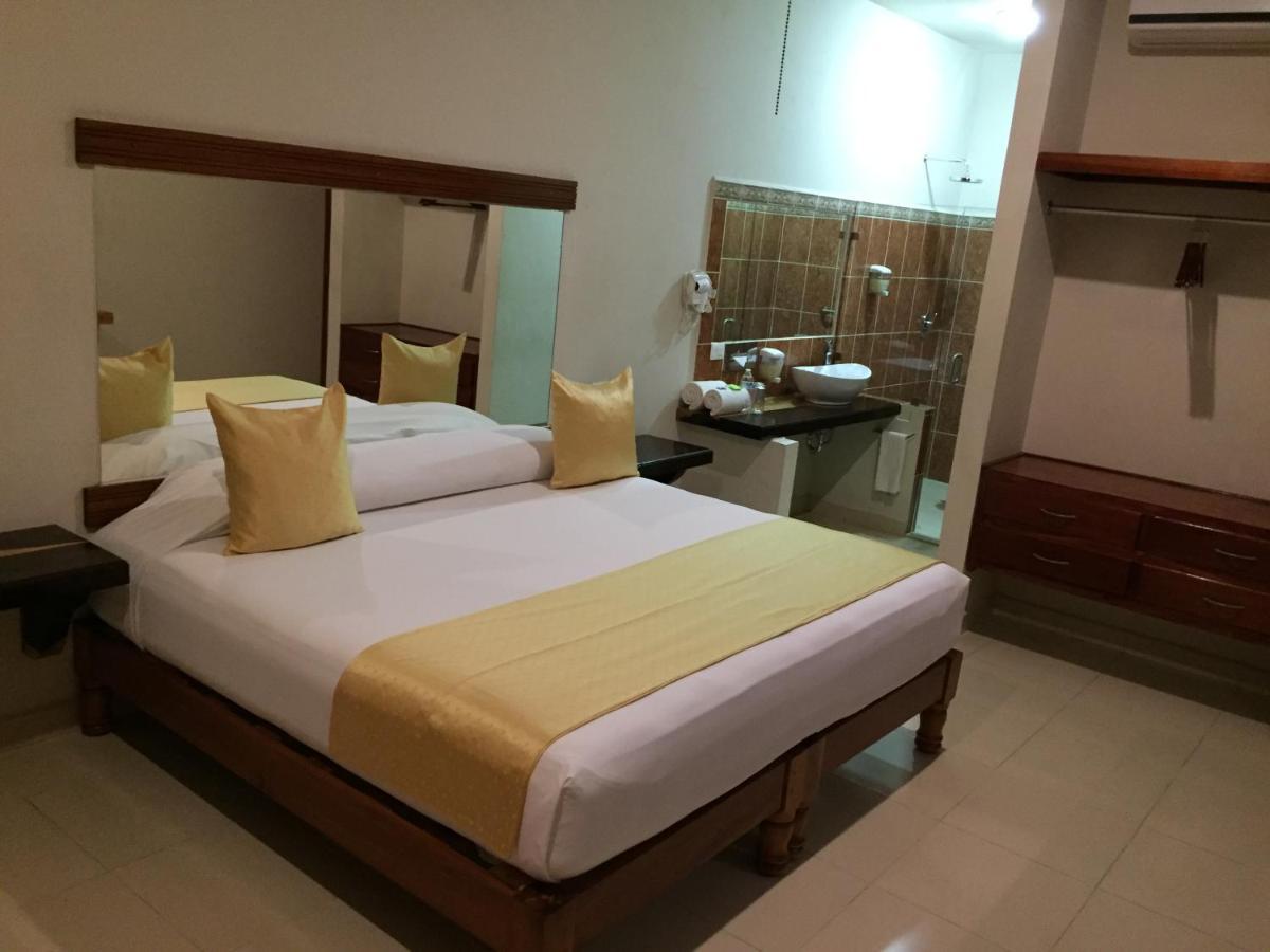 Auto Hotel Paraiso Inn Palenque Bagian luar foto