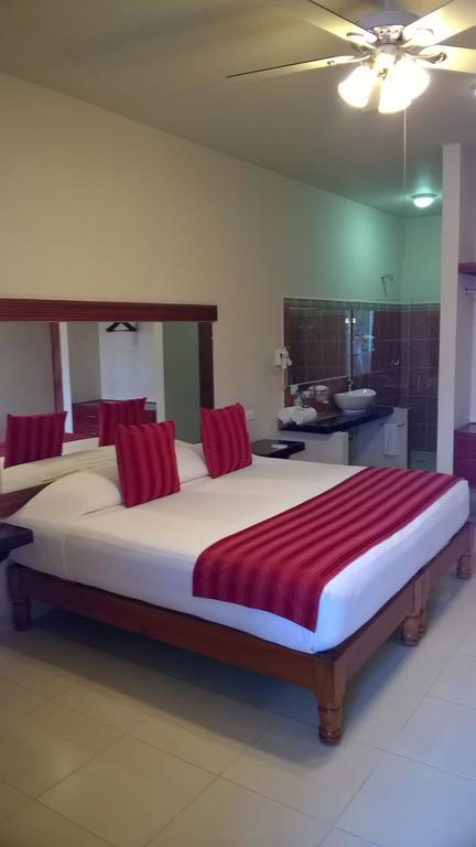 Auto Hotel Paraiso Inn Palenque Ruang foto