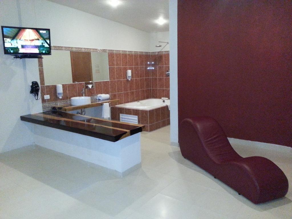Auto Hotel Paraiso Inn Palenque Ruang foto