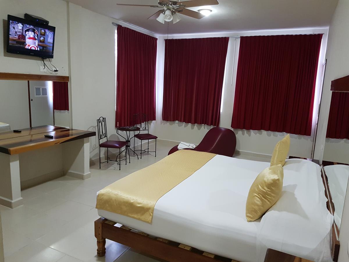 Auto Hotel Paraiso Inn Palenque Bagian luar foto